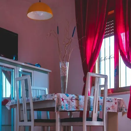 Casa Vacanze A Due Passi Dal Mare Feriehus *